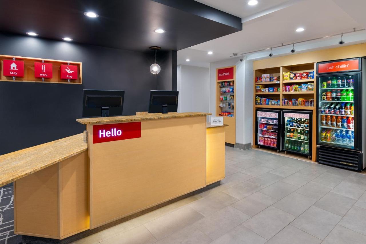 布法罗机场万豪广场套房酒店 奇克托瓦加 外观 照片