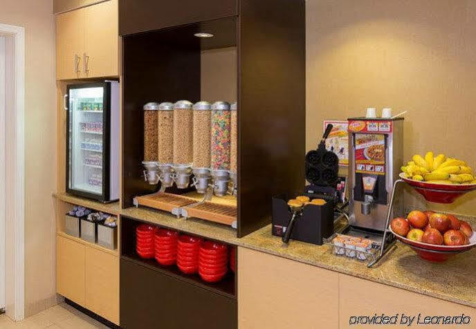 布法罗机场万豪广场套房酒店 奇克托瓦加 外观 照片